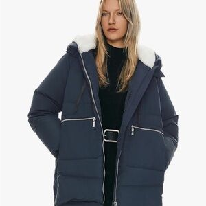Stylish Orolay Navy Puffer Jacket with Hood